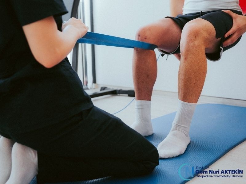 dizde-sivi-toplanmasi-icin-egzersiz-ve-fizik-tedavi-yaklasimi
